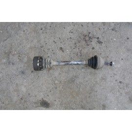 полуоска лява VW PASSAT 1.8 90 к.с. комби 92 г.