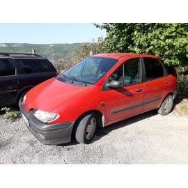 Renault Megane 1.6 i, 98 г